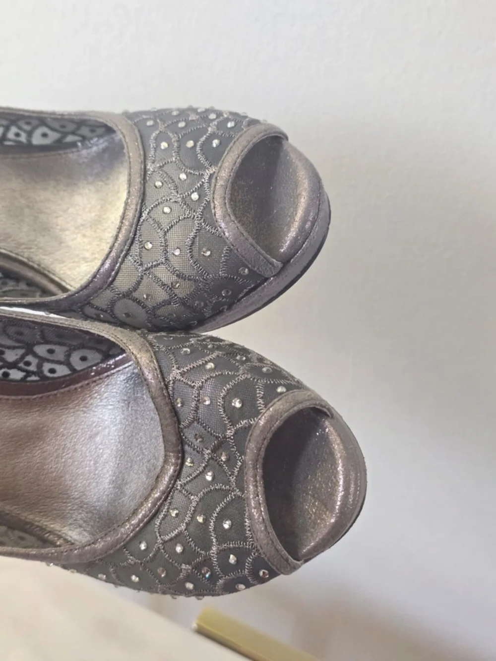 Adrianna Papell Foxy Rhinestones Mesh Gunmetal Peep-Toe Size EU 38. Dress Pumps.